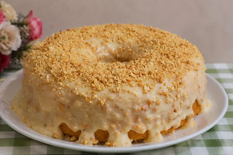 Imagem da Receita de Bolo de Amendoim com Cobertura Crocante.