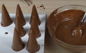 Cones banhados no Chocolate