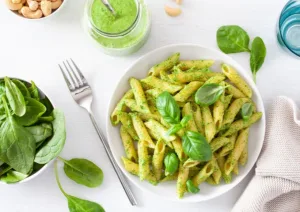 Macarrão com Molho Pesto de Espinafre