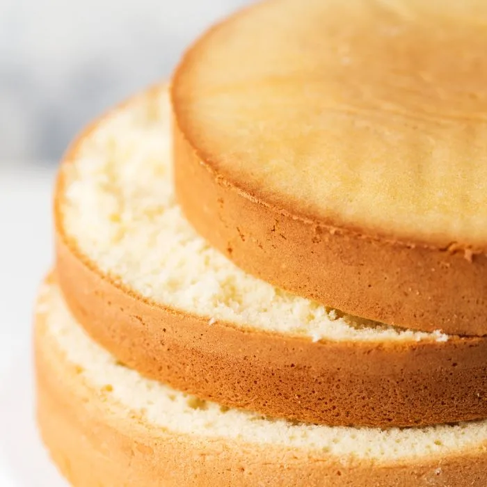pão de ló simples: bolo pão de ló fatiado