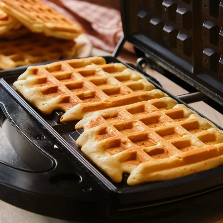 receita de waffle: máquina com 2 waffle