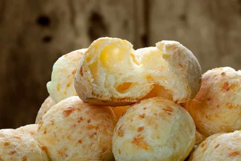 como fazer pão de queijo