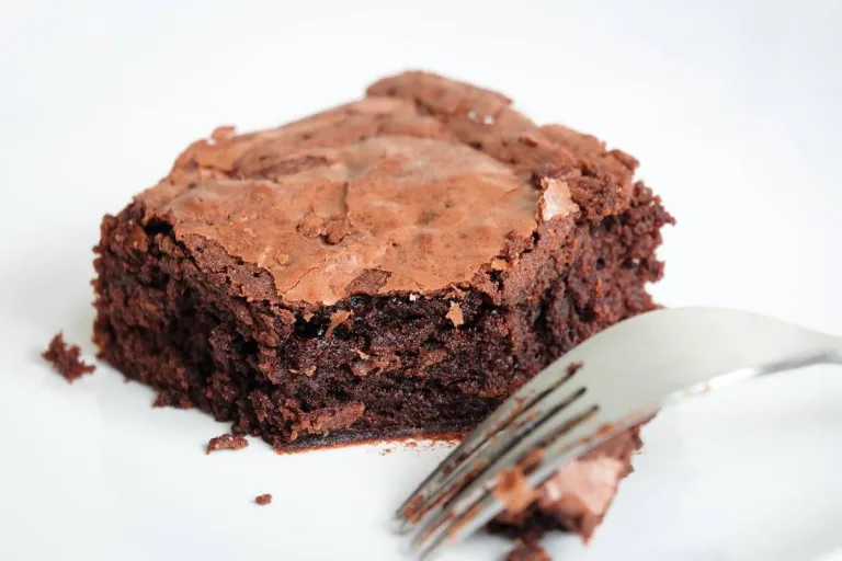 pedaço de brownie sem açúcar