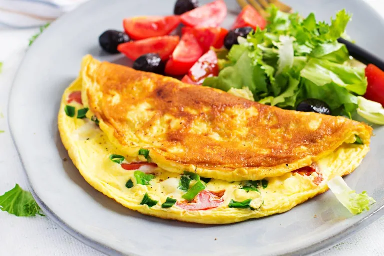 receita de omelete com queijo e tomate