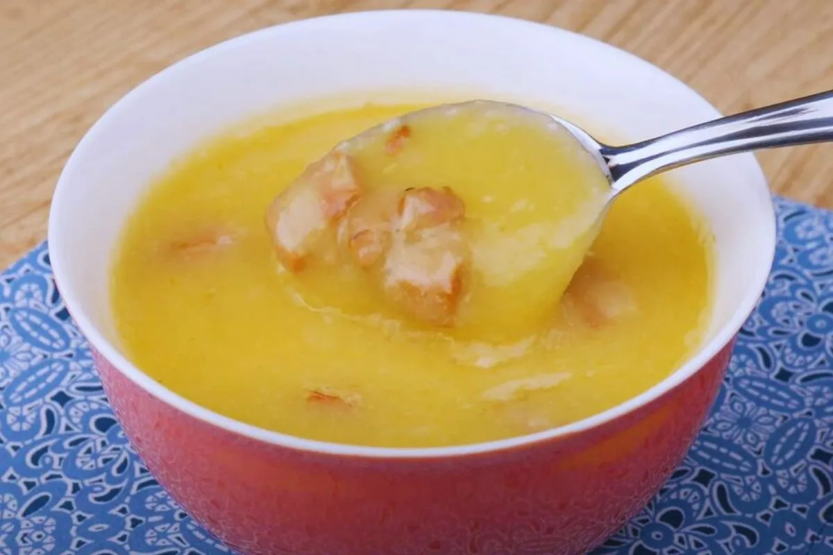 Imagem da Receita de Caldo de Aipim Cremoso com Linguiça Defumada