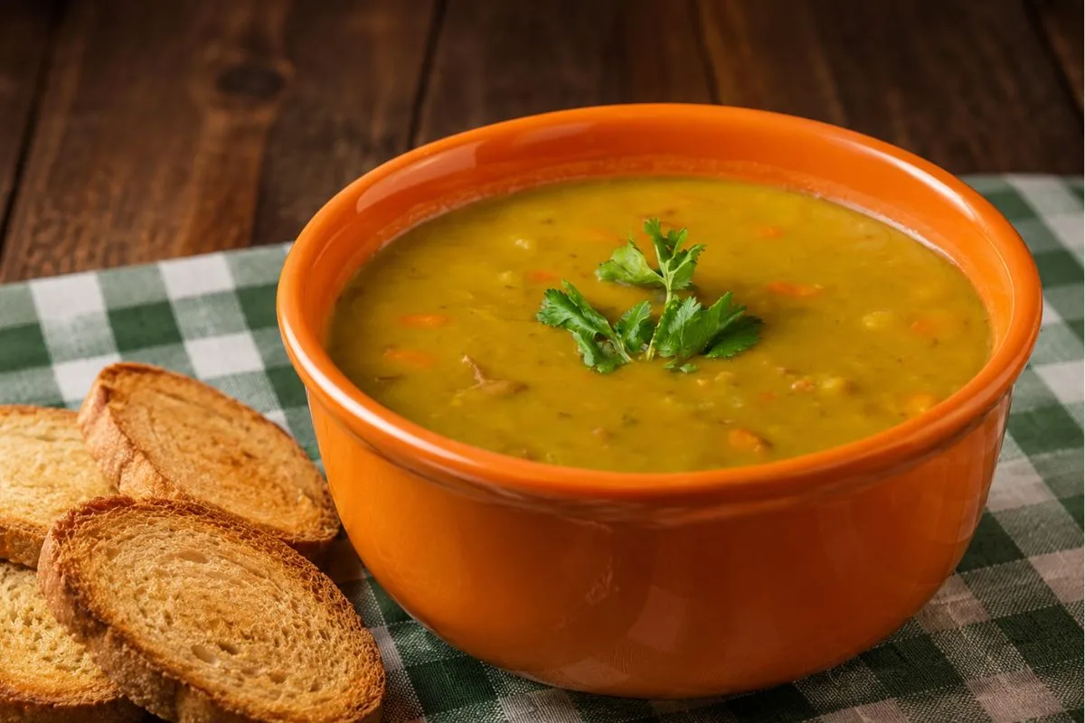 Imagem da Receita de Caldo de Ervilha na Panela de Pressão.