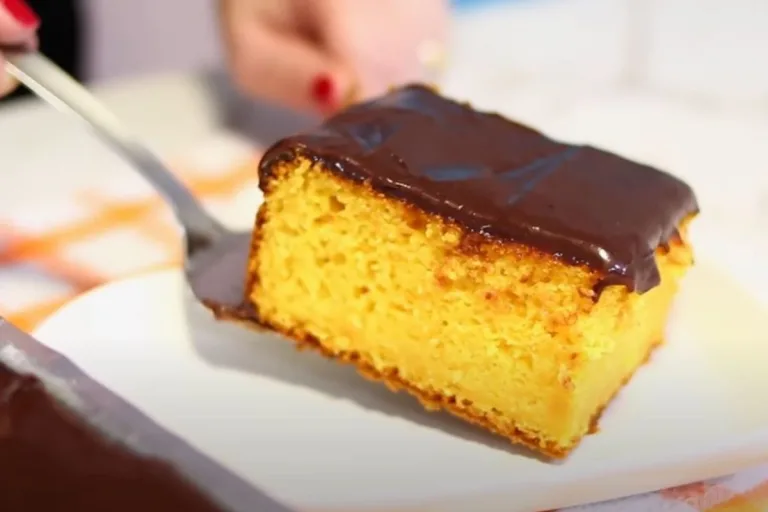 cobertura de chocolate para bolo de cenoura