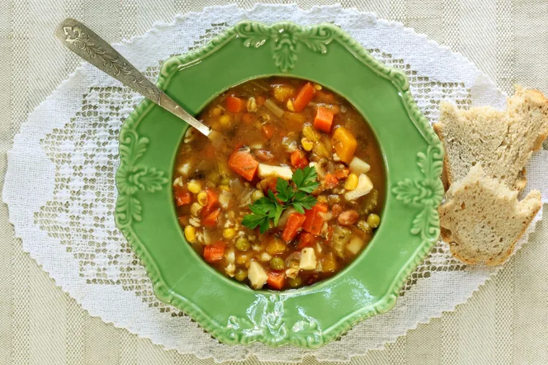 sopa de legumes com bacon