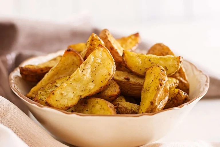 Imagem da receita de batata rústica na air fryer.