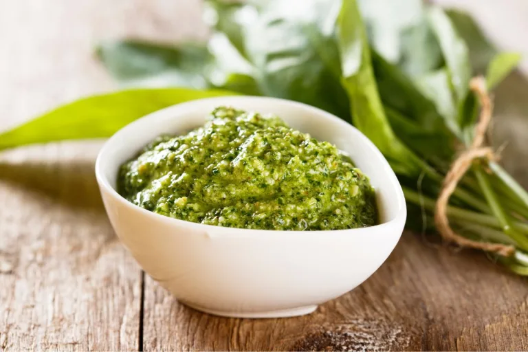 como fazer molho pesto