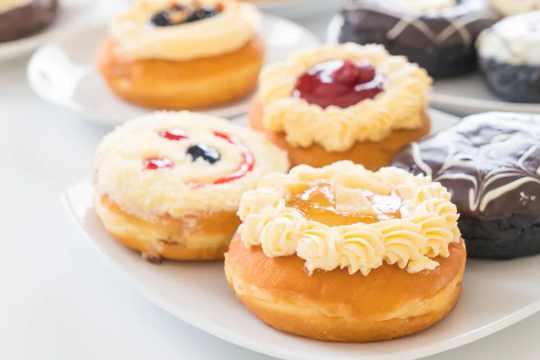 Aprenda Como Fazer Mini Donuts. Receita Simples e Fácil