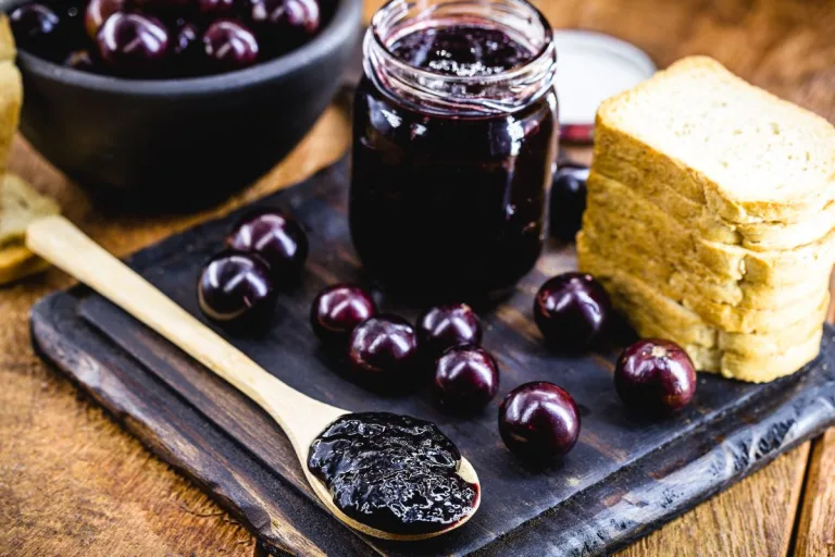 Geleia de jabuticaba: receita tradicional, simples e fácil de fazer