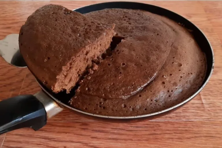 bolo de chocolate na frigideira sem ovo e sem leite