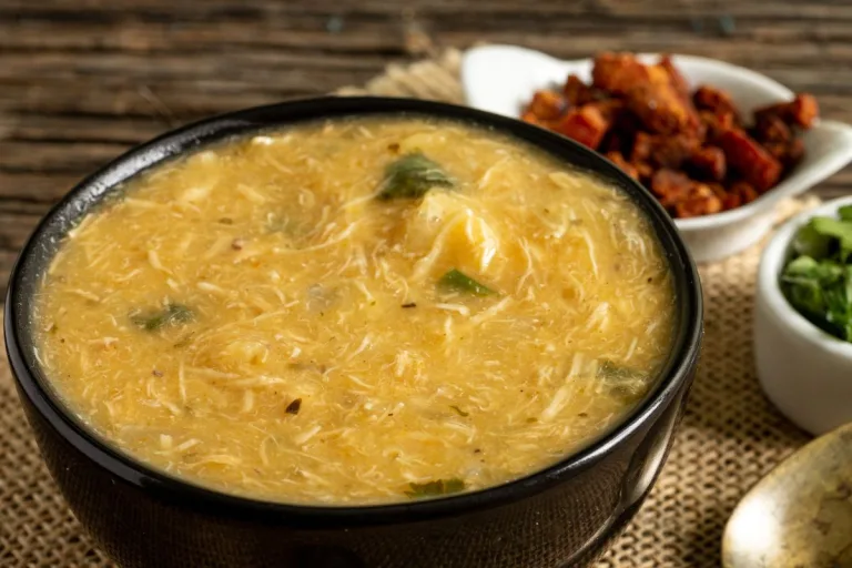 Caldo de Frango com Mandioca Simples e Rápido para o Jantar