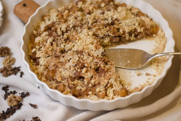 crumble de maçã com farofa crocante de baunilha