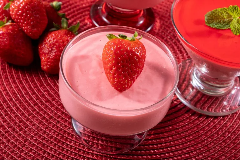 mousse de morango fit com whey protein