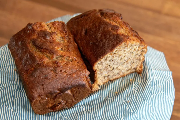 pão de banana úmido