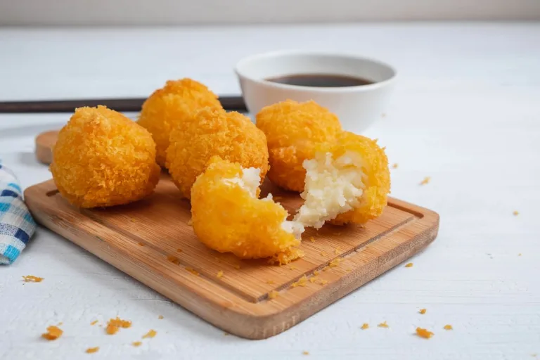 bolinha de queijo com alho