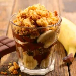 crumble de banana com chocolate