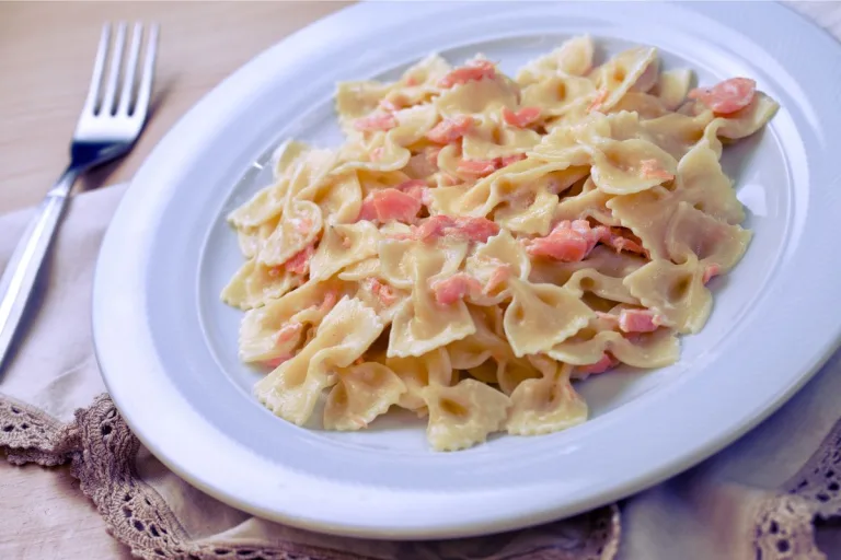 Macarrão com Creme de Leite e Presunto