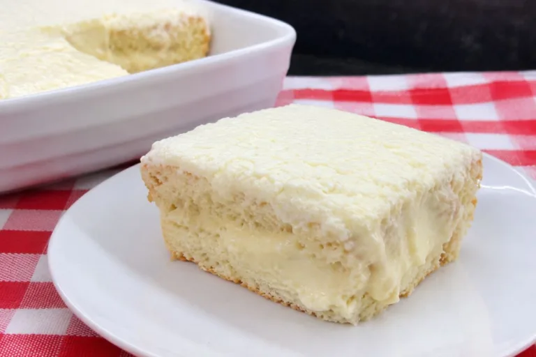 Imagem da Receita de Bolo 4 Leites na Travessa.