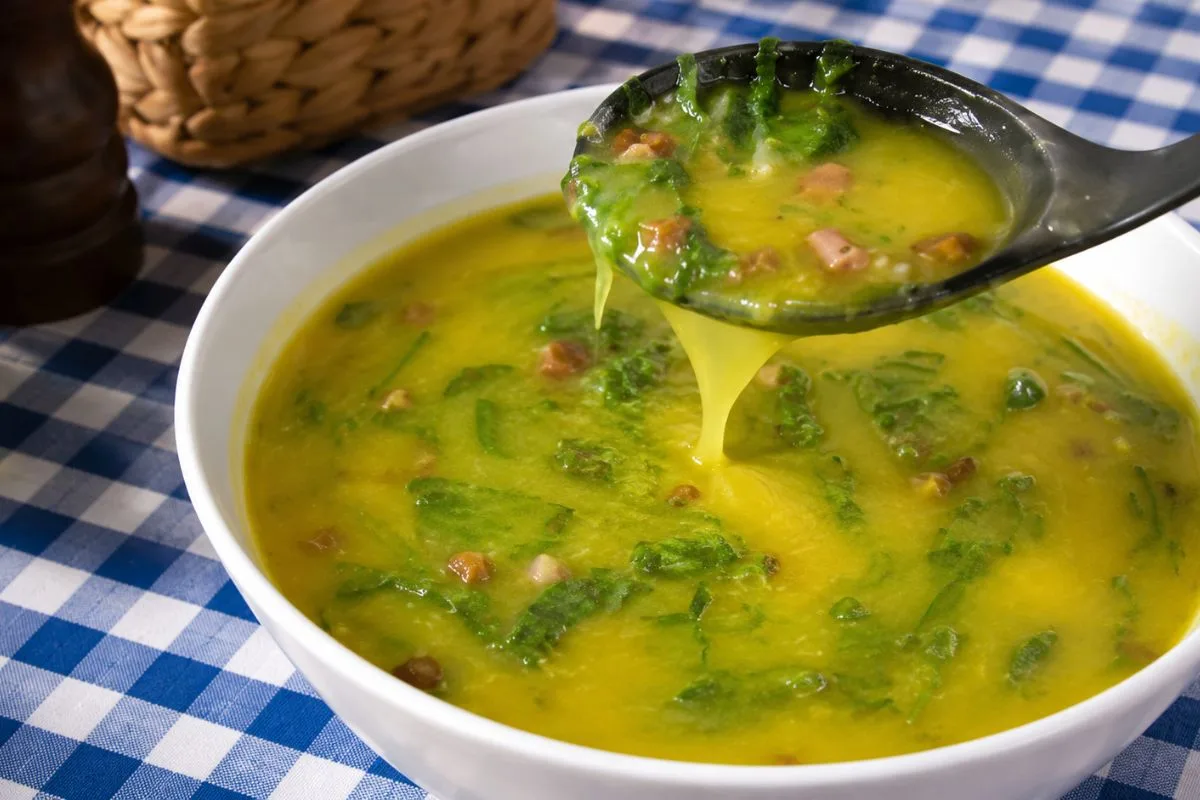 Imagem da Receita de Caldo Verde com Mandioca.