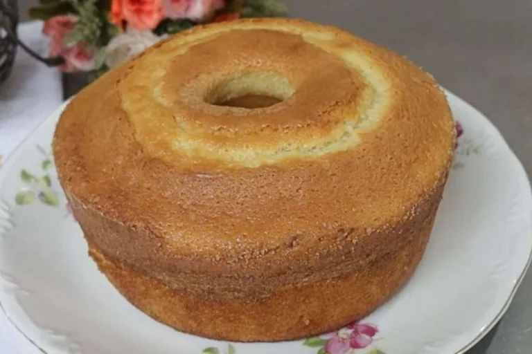 Imagem da Receita de Bolo Simples de Liquidificador Sem Leite.