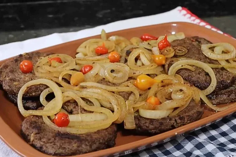 Imagem da Receita de Bife de Carne Moída com Creme de Cebola