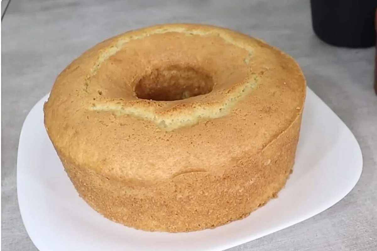 Bolo Simples e Fofinho com 2 Ovos e Óleo