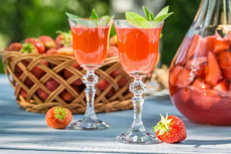 Imagem da Receita de Licor de Morango do Amor.