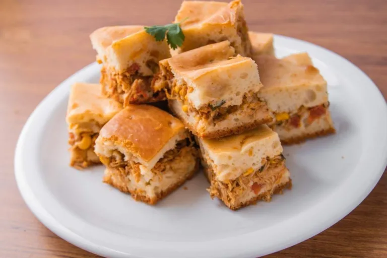 Imagem da Receita de Torta de Frango com Queijo.