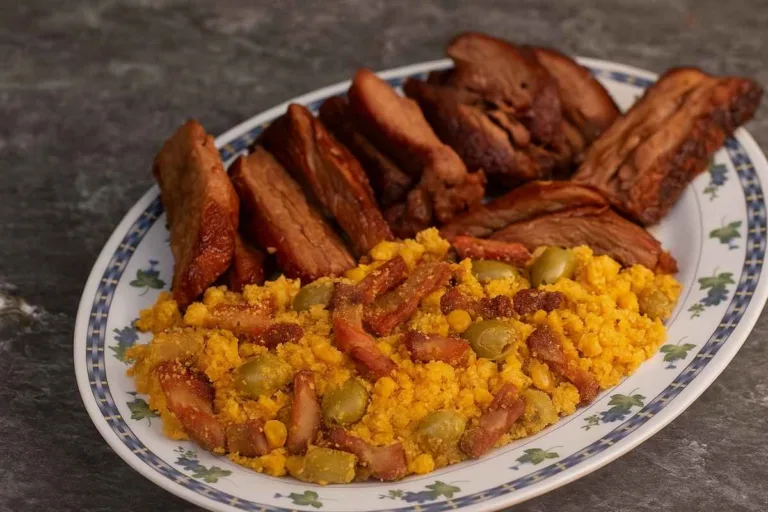 Imagem da Receita de Fraldinha Assada no Forno com Farofa de Bacon e Azeitonas.