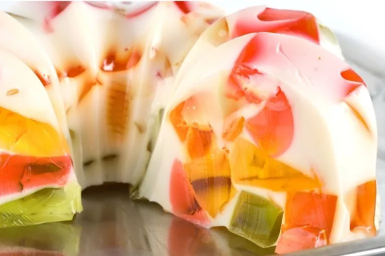 20 Sobremesas Perfeitas para a Ceia de Natal - Imagem da Gelatina Colorida.