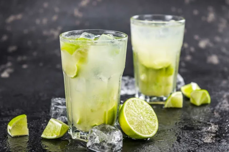 Imagem da Receita de Caipirinha de Vinho Branco.