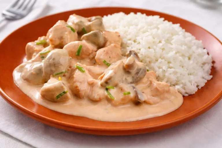 Imagem da Receita de Frango com Molho Cremoso de Champignon.