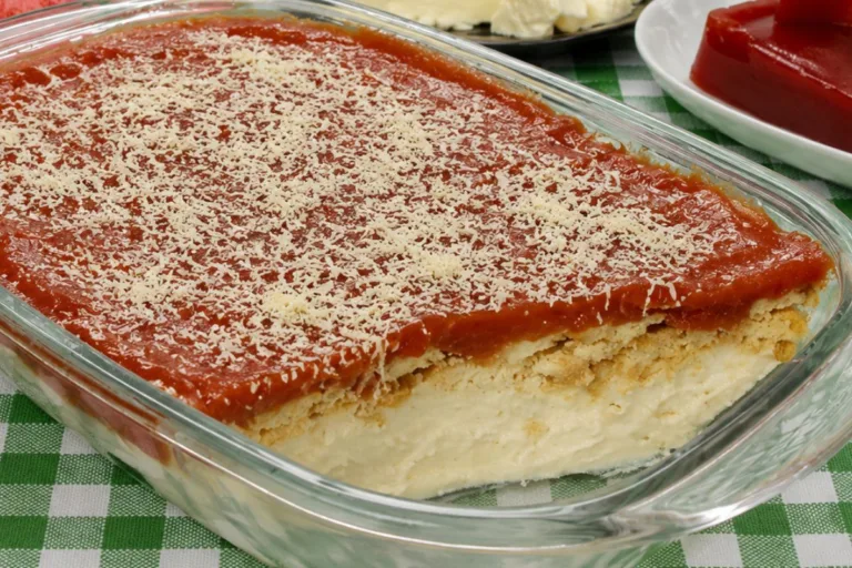 Imagem do Pavê Mineiro: Sobremesa Fácil com Goiabada e Creme de Requeijão.