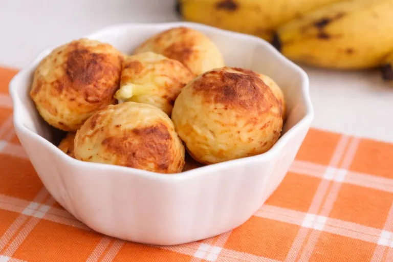 Imagem da Receita de Pão de Queijo de Banana-da-Terra com 3 Ingredientes.