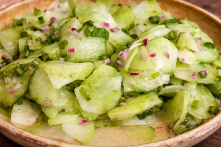 Imagem da Receita de Salada de Chuchu Cru Simples e Fácil de Fazer