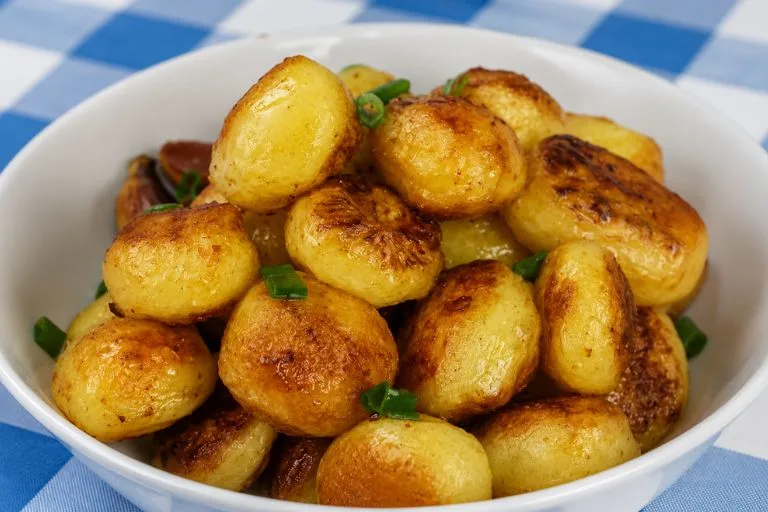 Imagem da Receita de Batatas Amanteigadas para um Almoço Simples.