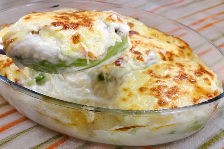 Imagem da Receita de Chuchu Gratinado com Molho Branco e Bacon.