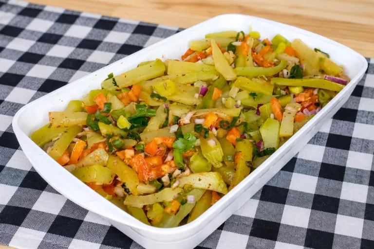 Imagem da Receita de Salada de Chuchu em Palitos - Igual de Restaurante.