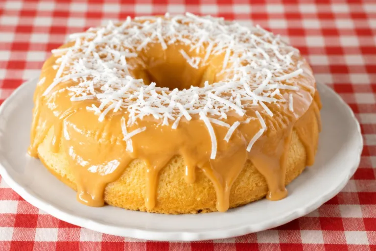 Imagem da Receita de Bolo de Tapioca com Cobertura de Doce de Leite.