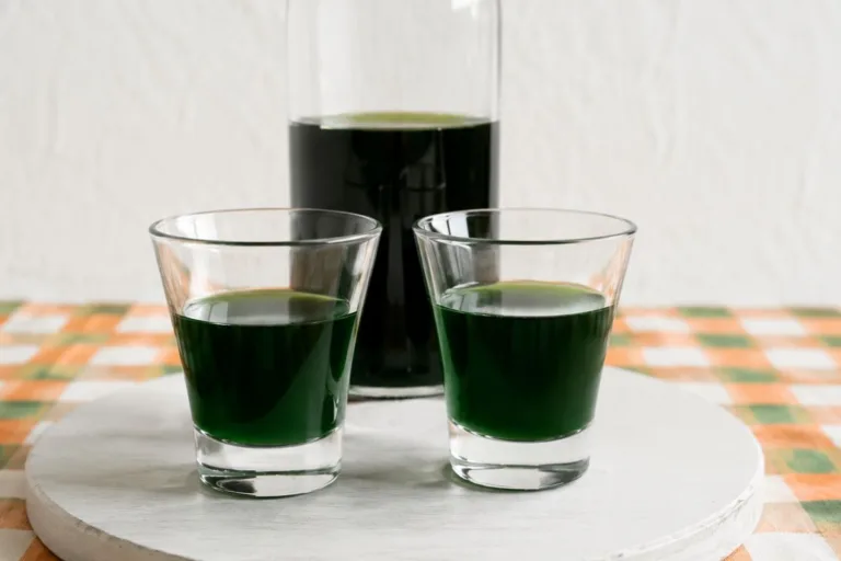 Imagem da Receita de Licor Caseiro de Menta.