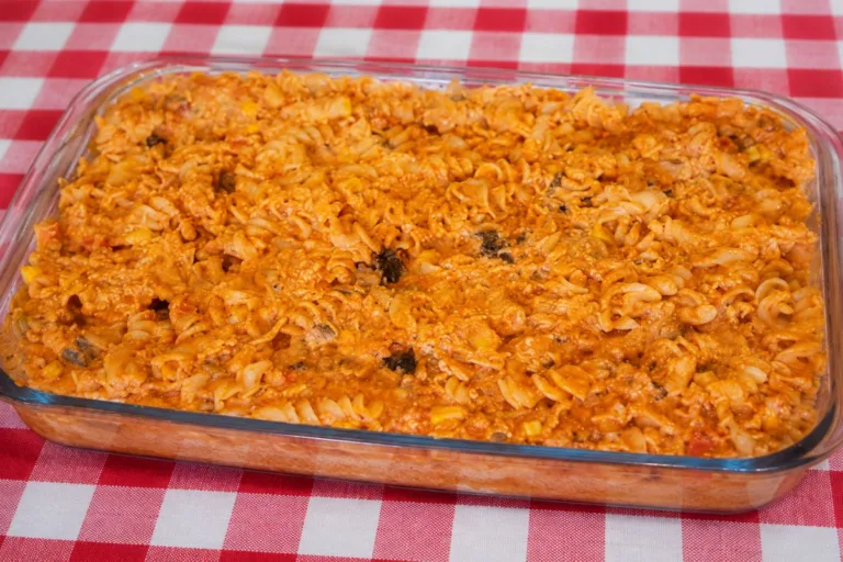 Imagem da Receita de Macarrão com Frango Desfiado na Panela de Pressão.