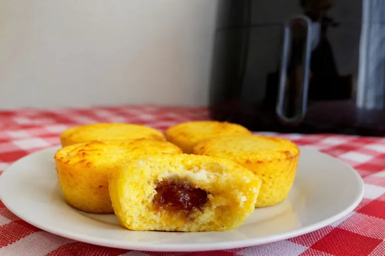 Imagem da Receita de Tortinha Cuscuz Romeu e Julieta na Airfryer.