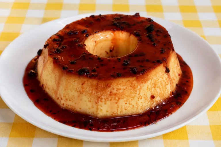 Imagem da Receita de Pudim de Creme de Leite com Frutas Vermelhas.