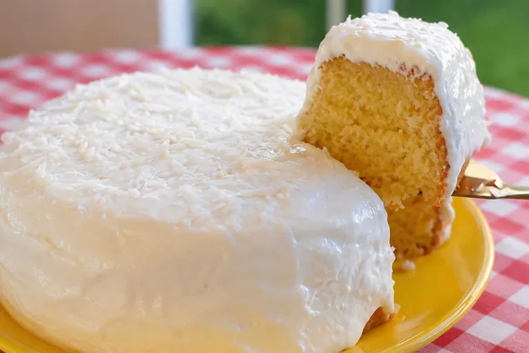 Imagem da Receita de Bolo de Coco com Cobertura de Nhá Benta.