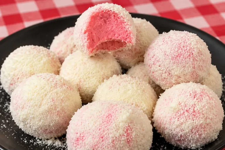 Imagem da Receita de Docinho de Morango com 3 Ingredientes.