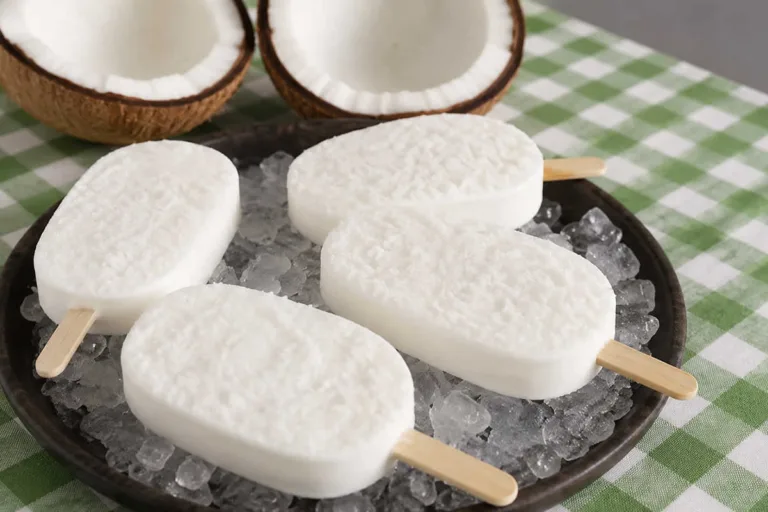 Imagem da Receita de Picolé de Coco com Iogurte Grego.