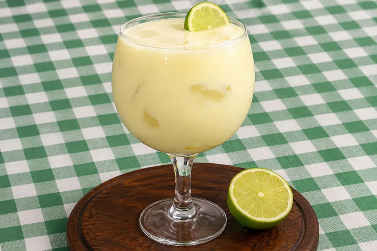 Imagem da Receita de Batida de Limão com Vodka e Leite Condensado no Liquidificador.